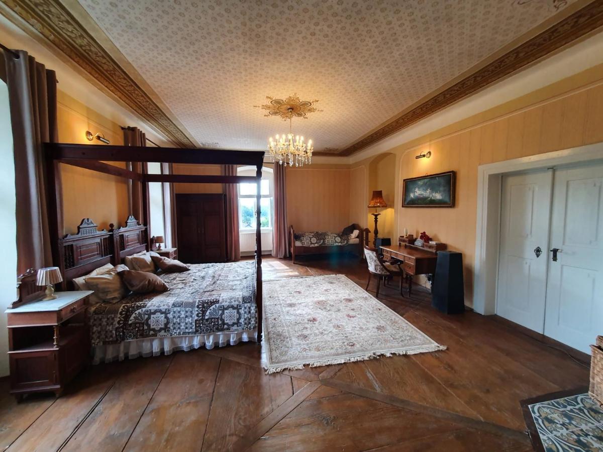 Apartman Fara Vcelakov Buitenkant foto
