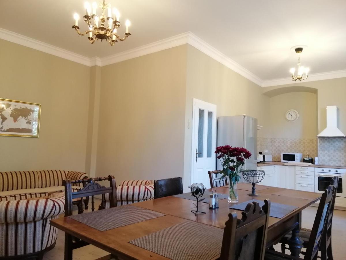 Apartman Fara Vcelakov Buitenkant foto