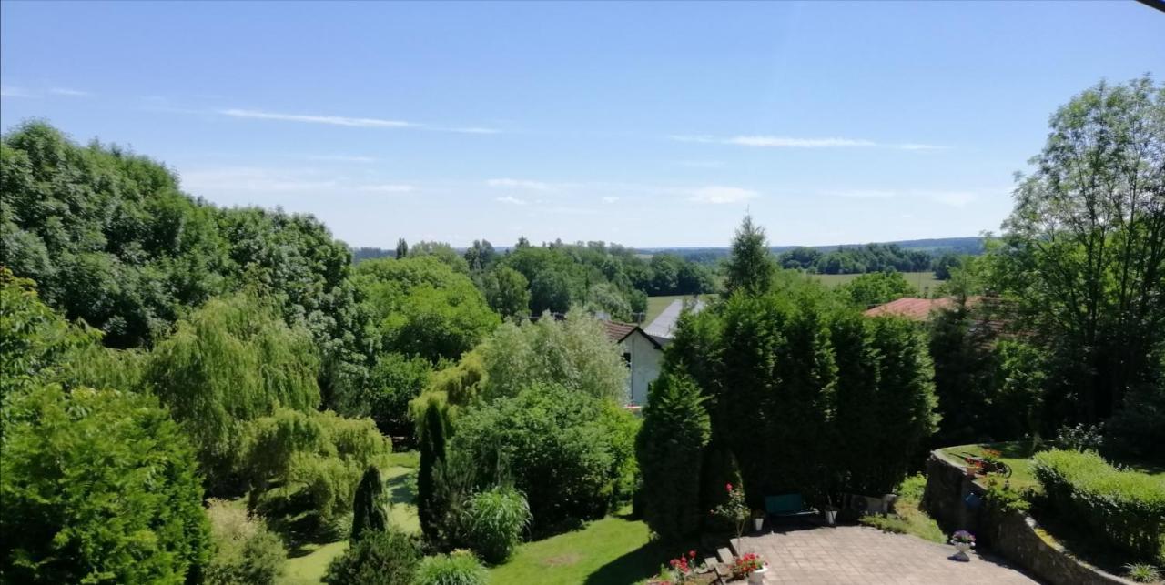 Apartman Fara Vcelakov Buitenkant foto