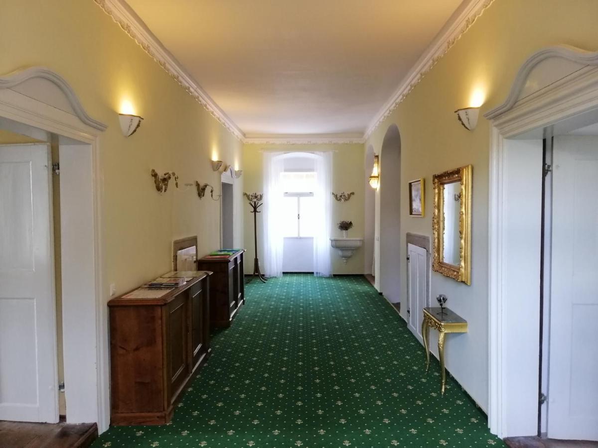Apartman Fara Vcelakov Buitenkant foto