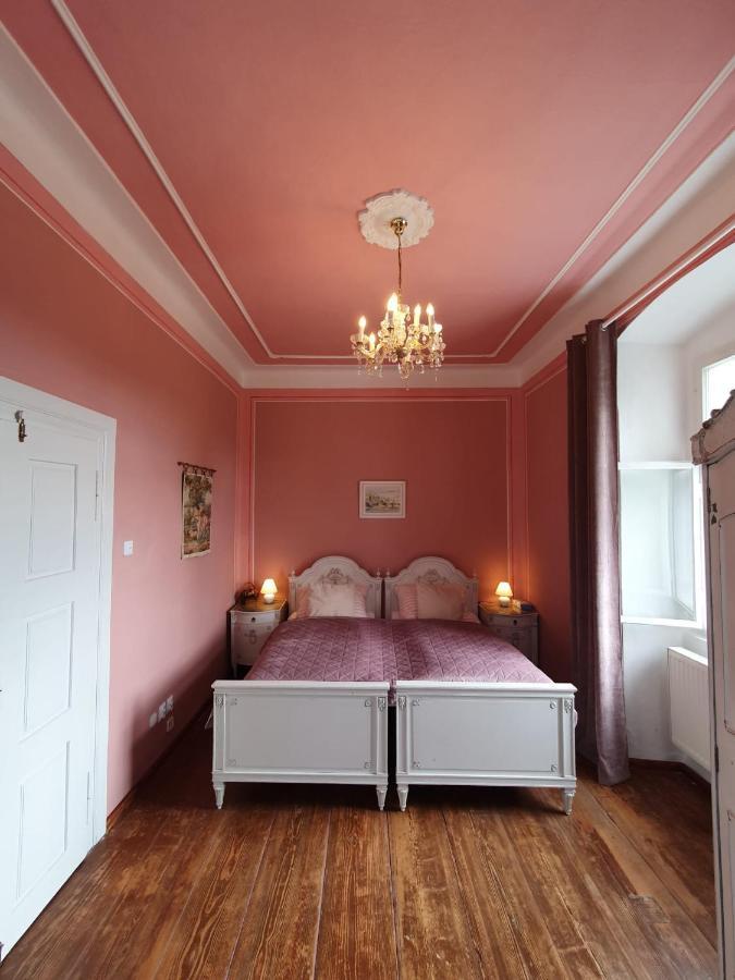 Apartman Fara Vcelakov Buitenkant foto