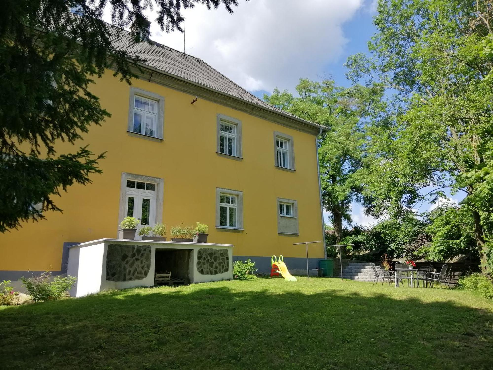 Apartman Fara Vcelakov Buitenkant foto